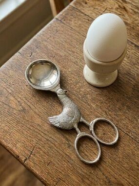 1950s Egg Slicer Wüsthof Dreizack
Egg Cutter Chicken Hen Egg Scissors Farmhouse